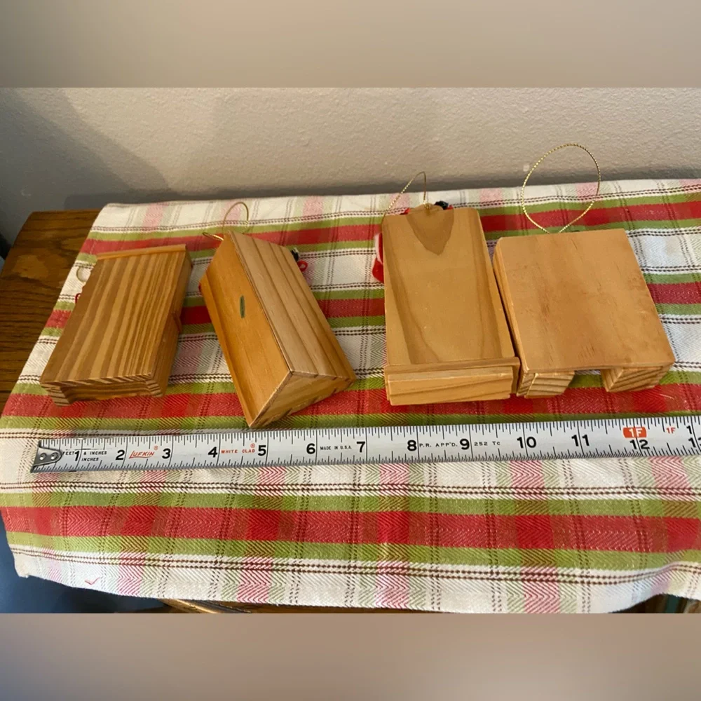 Vintage Wood Christmas Furniture Ornaments Lot of 4 Pieces made in Taiwan 🎄